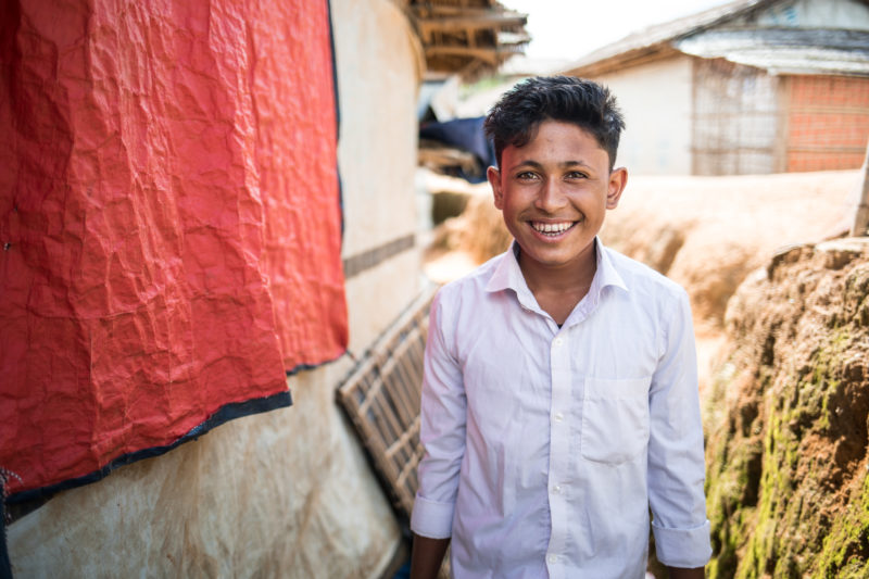 Abdoushukur, a Rohingya refugee community health worker who helps children in his community