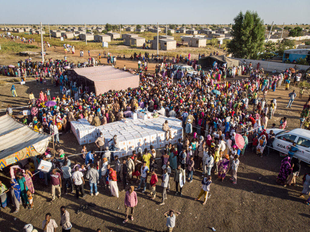 A crowd of Ethiopian refugees