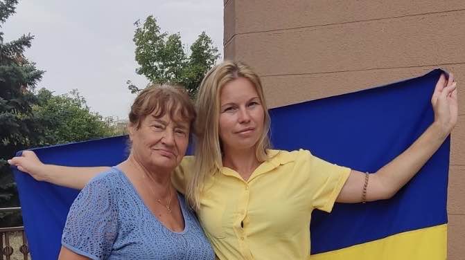 Maryna and her mother, Nina, celebrate Ukrainian Independence Day